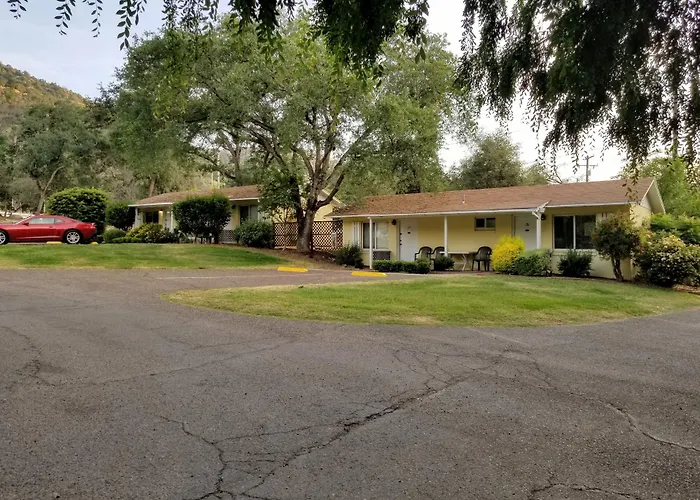 Family Hotel: Lazy J Ranch Motel