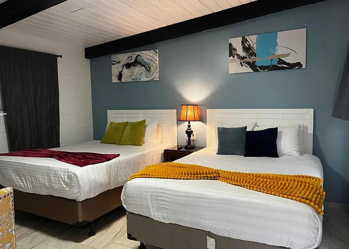 Motel: Sequoia Village